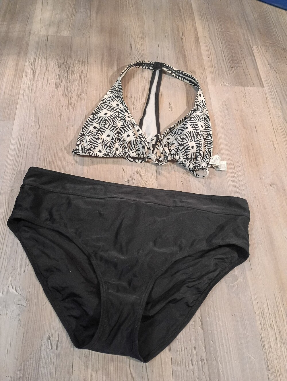 Swim Wear - Picture 2 of 4